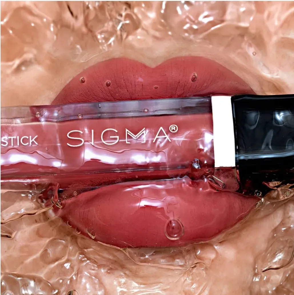 SIGMA LIQUID LIPSTICK - FABLE